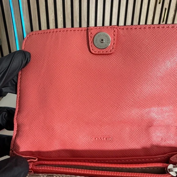 🌸 COACH Tan and Pink 🌺 RARE signature coral salmon leather Crossbody Bag - Picture 6 of 10